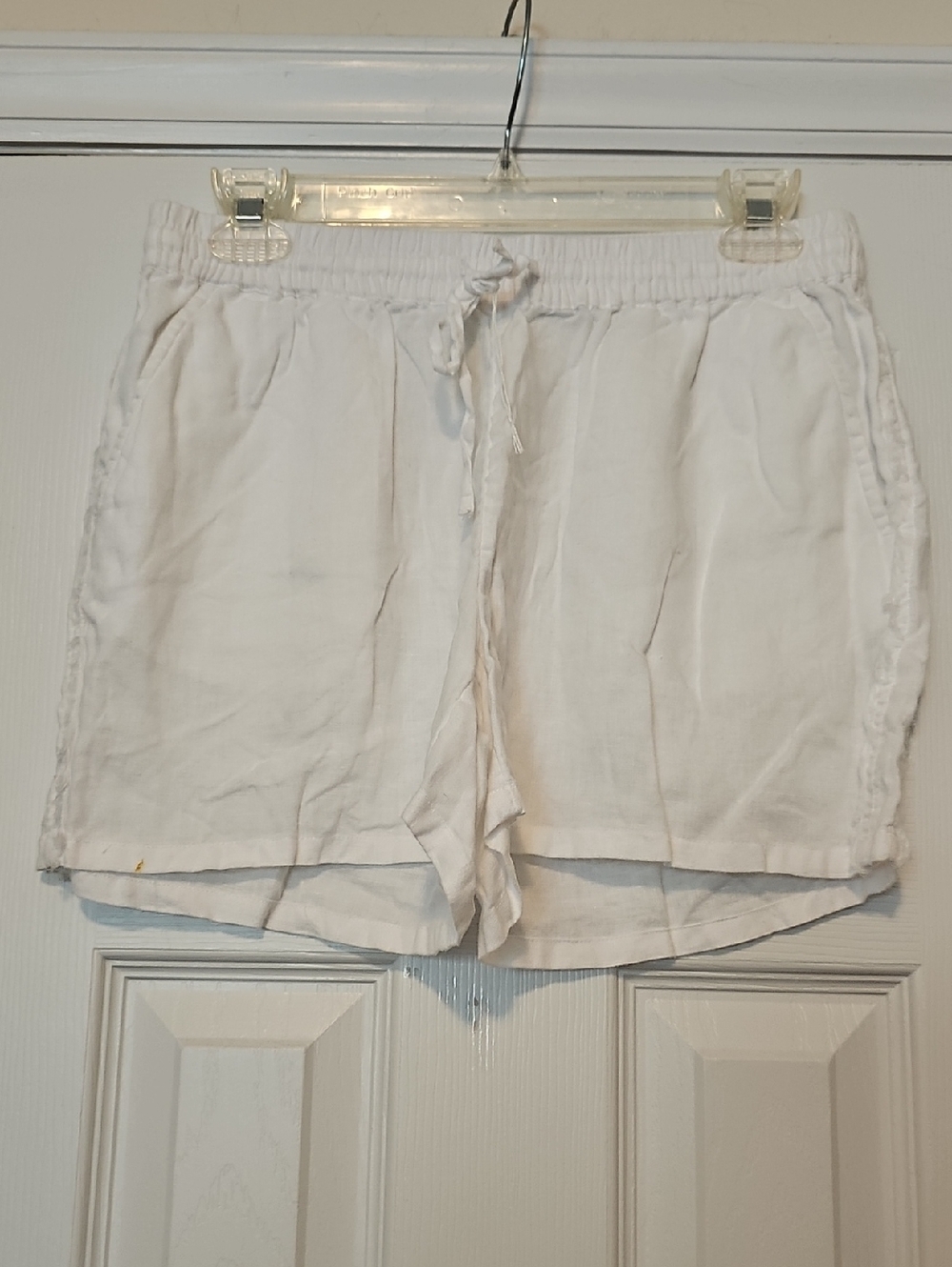 Crown & Ivy Women's White Drawstring Linen Shorts